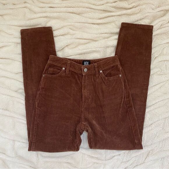 NWOT Urban Outfitters corduroy mom high rise pants brown - Picture 2 of 9